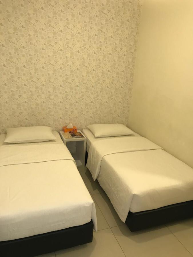 Goody Hotel Джохор Бахру Екстериор снимка